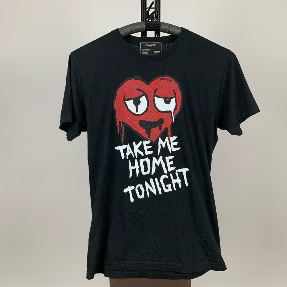 Men’s graphic T-shirt size large